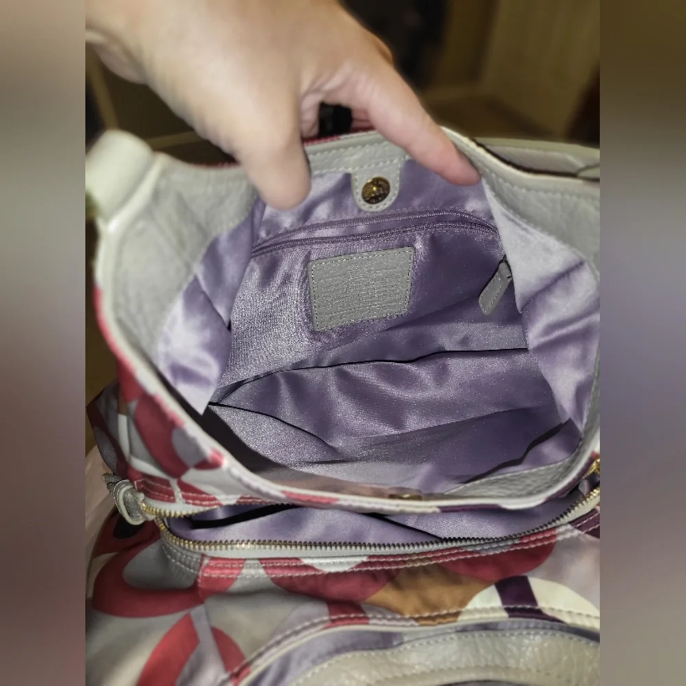 Coach Madison OP ART Hobo purse - Picture 4 of 12